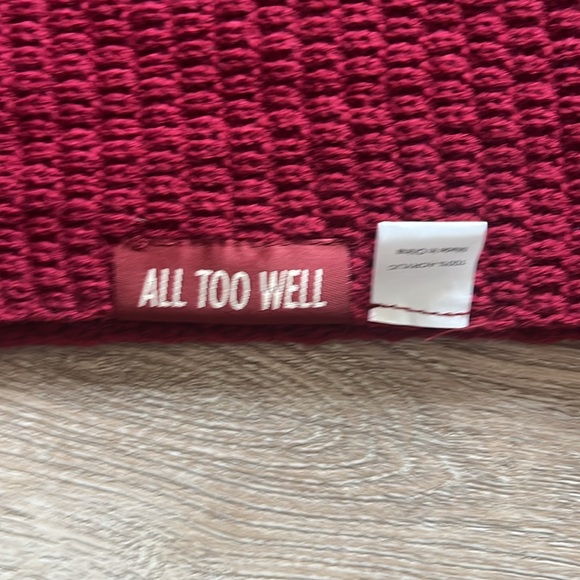 Taylor Swift Scarf - excellent condition - Picture 2 of 2